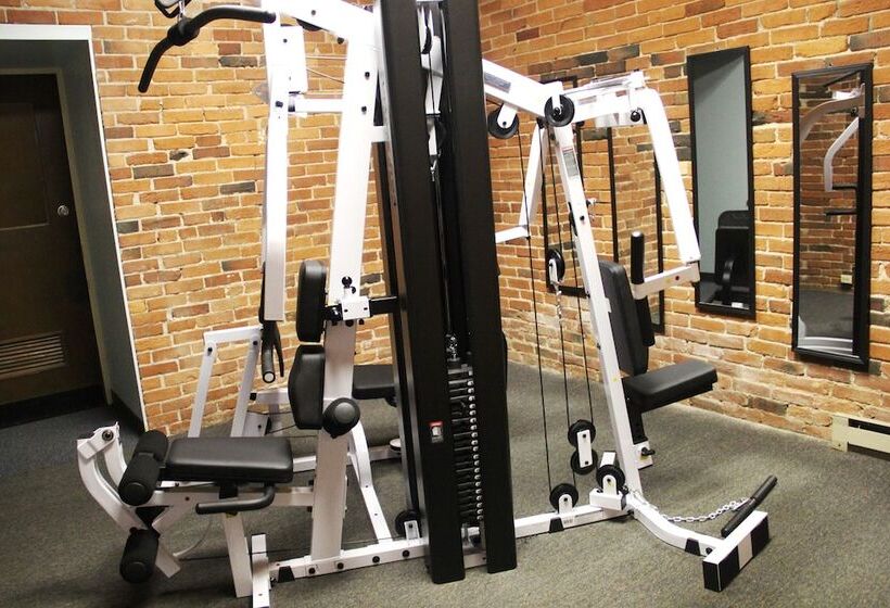 סוויטה דלוקס, City Hall Grand