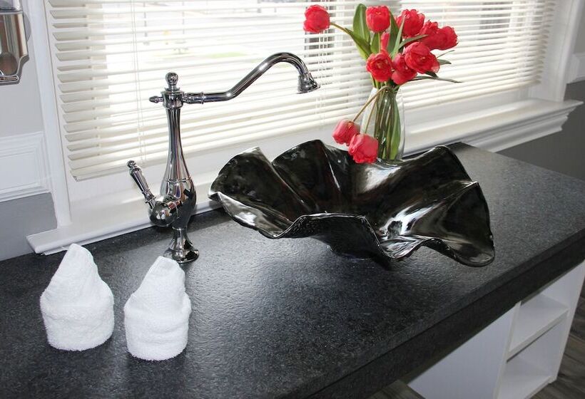 סוויטה דלוקס, City Hall Grand