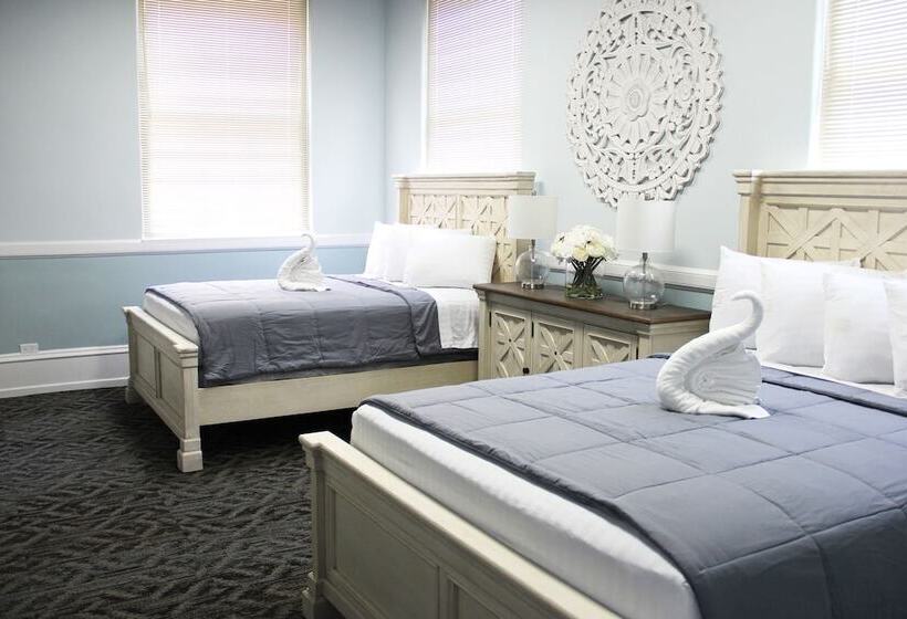 חדר סופריור לארבעה, City Hall Grand