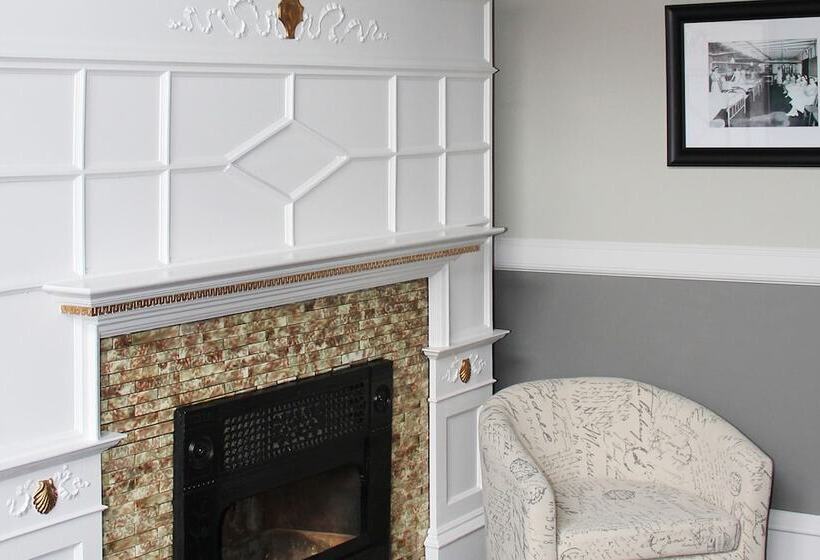 סוויטה דלוקס, City Hall Grand