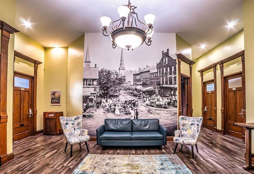 סוויטה דלוקס, City Hall Grand