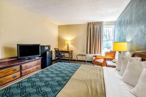 장애인을 위한 스탠다드 룸, Econo Lodge Inn & Suites Radfordblacksburg Area