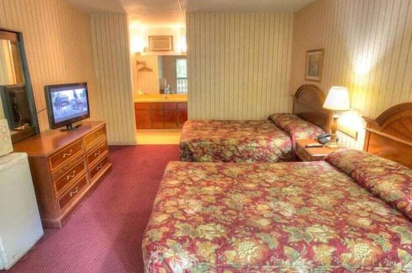 غرفه قياسيه سريرين مزدوجين, Hofbrau Riverfront