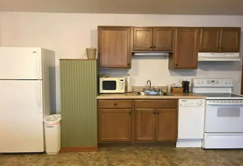 Студия Стандарт, Longliner Lodge And Suites