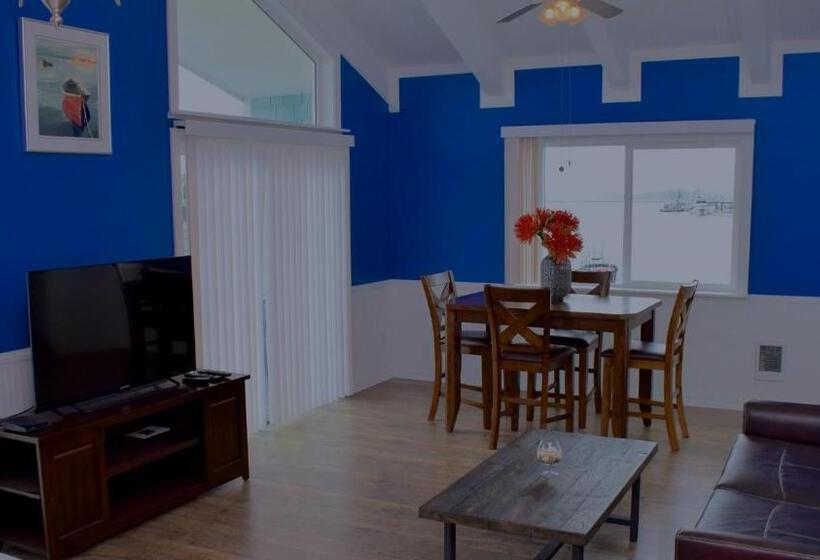 Люкс, Longliner Lodge And Suites