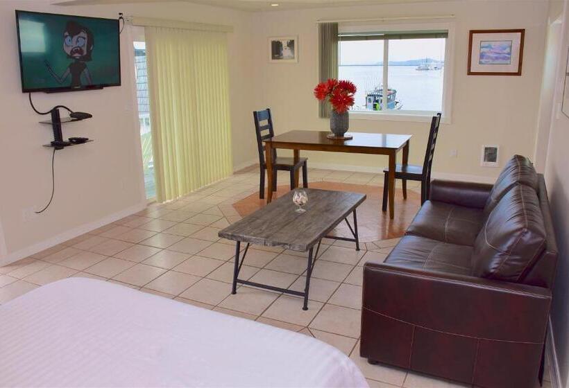 جناح, Longliner Lodge And Suites