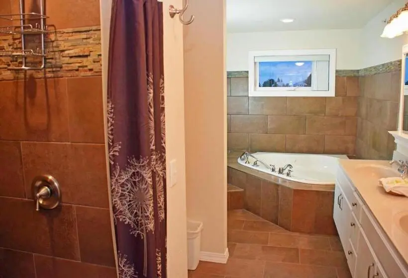 استودیوی سوپریور, Longliner Lodge And Suites