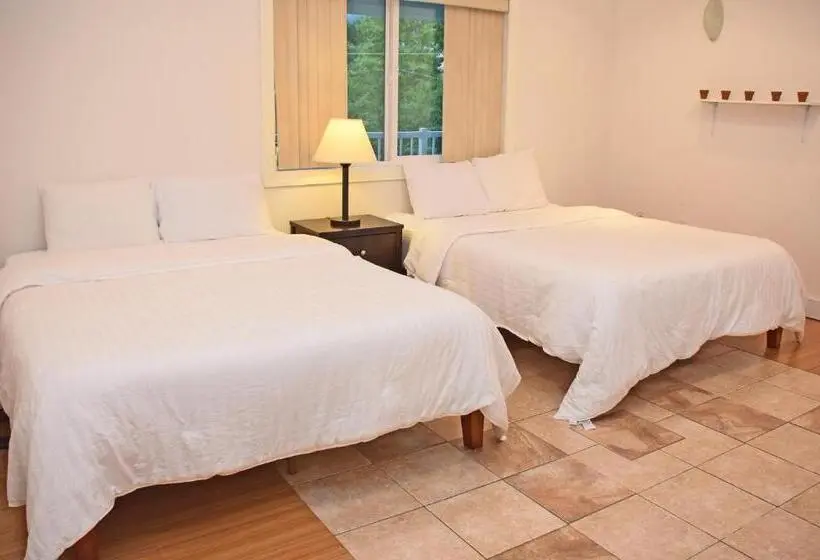 استودیوی سوپریور, Longliner Lodge And Suites