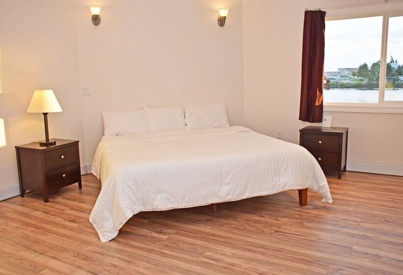 Люкс, Longliner Lodge And Suites