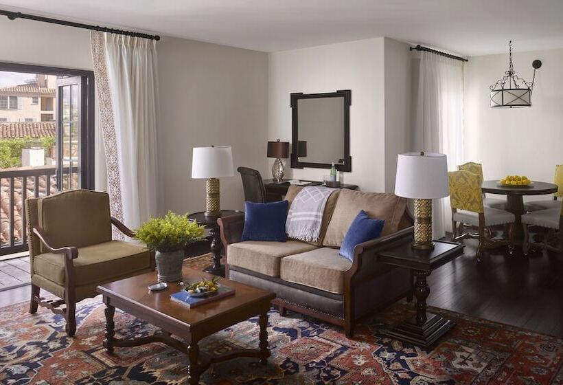 프리미엄 스튜디오, Plaza La Reina