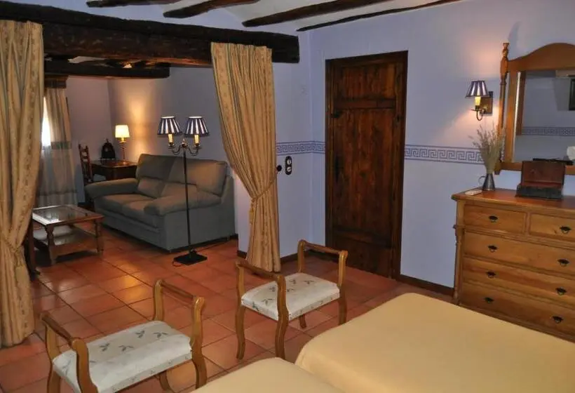 اتاق سوپریور, La Casa Del Abuelo