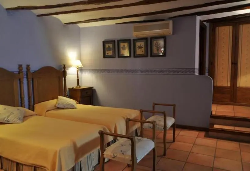 اتاق سوپریور, La Casa Del Abuelo