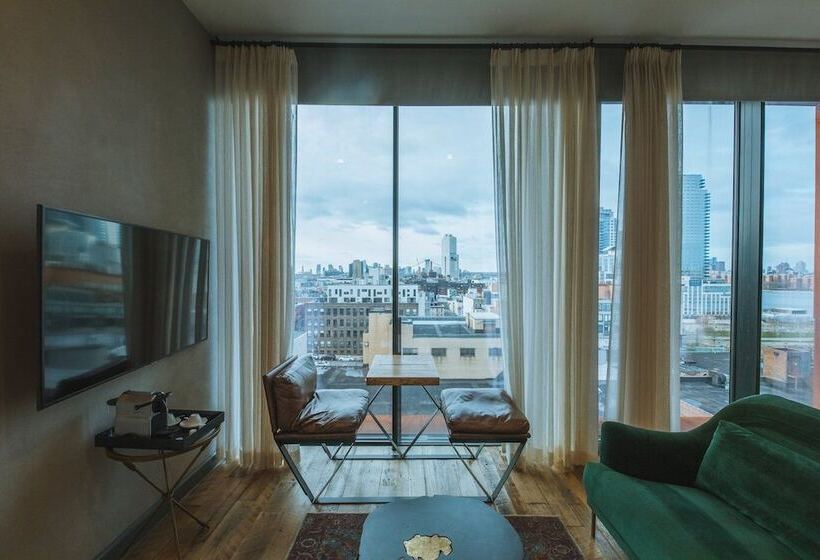 スイート, Arlo Williamsburg