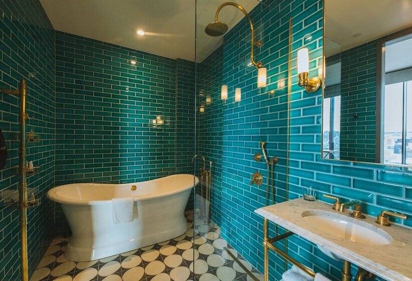 Люкс, Arlo Williamsburg