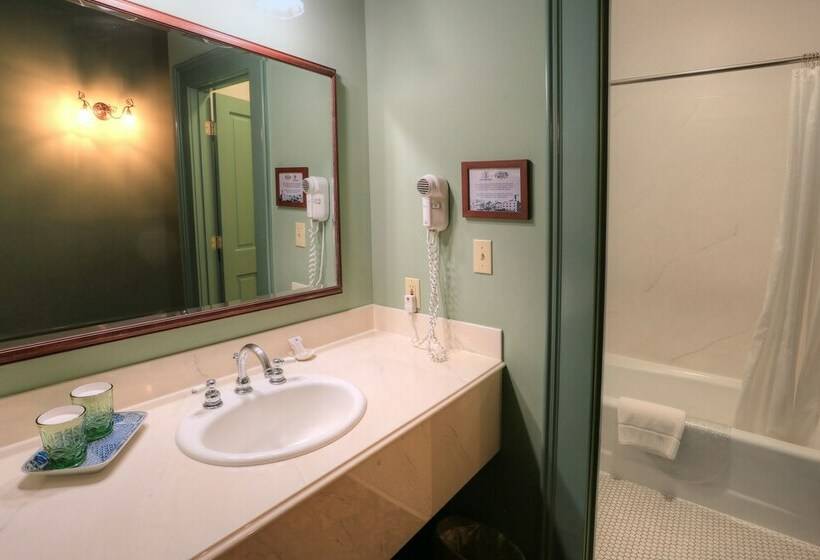 غرفة ديلوكس, The Weinhard