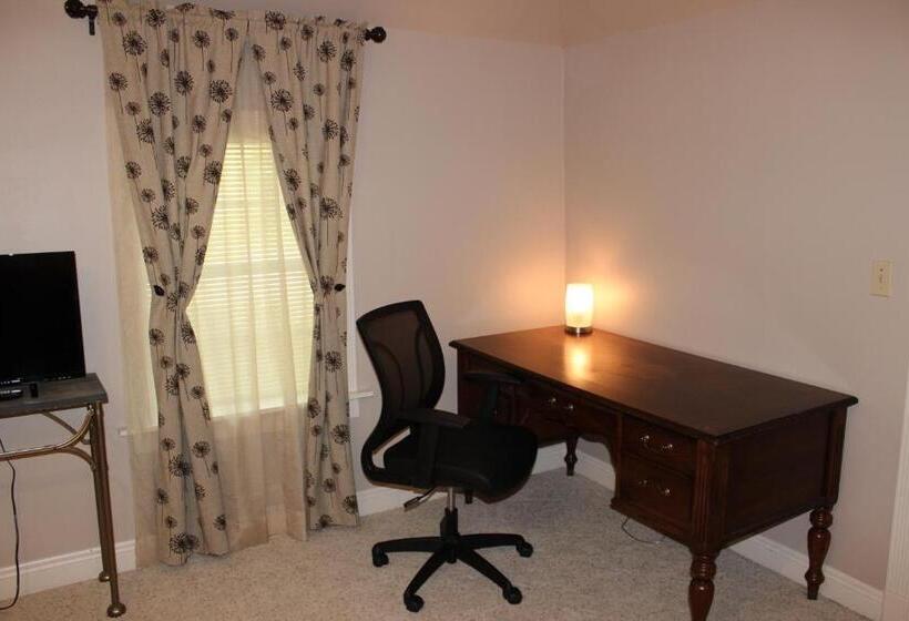 스탠다드 룸 킹사이즈 침대, Huffman House Bed & Breakfast