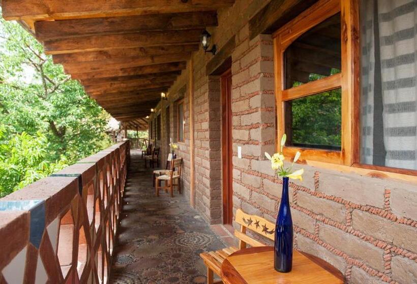 חדר דלוקס עם מרפסת, Paradise Hotel Boutique & Lounge