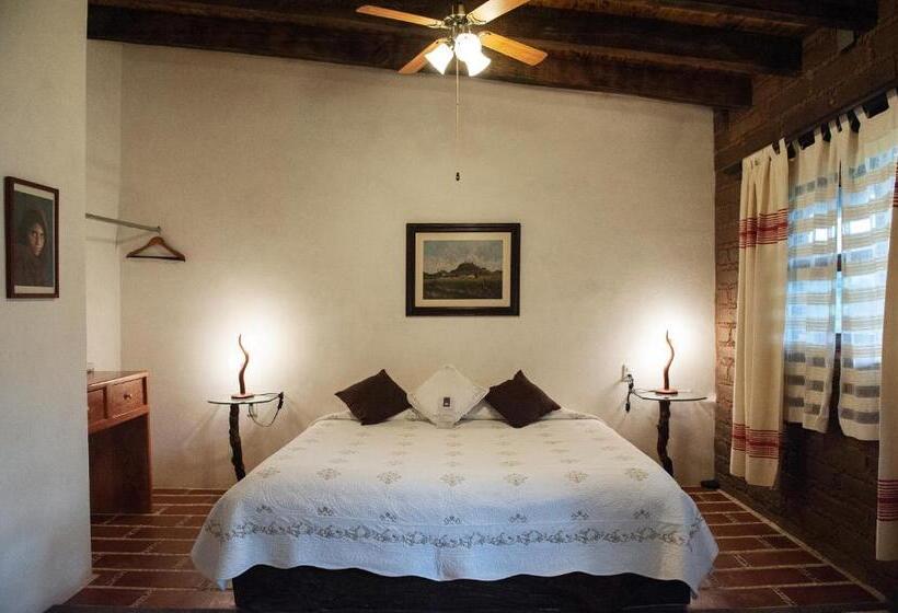 חדר דלוקס עם מרפסת, Paradise Hotel Boutique & Lounge