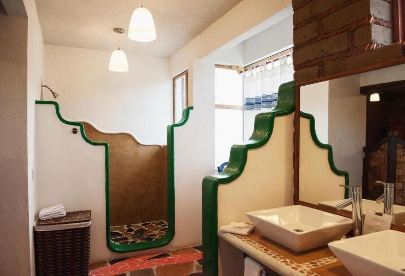 带阳台的豪华间, Paradise Hotel Boutique & Lounge