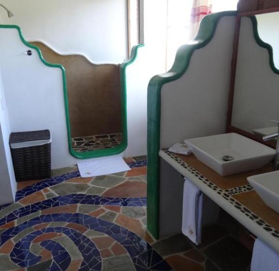 חדר דלוקס עם מרפסת, Paradise Hotel Boutique & Lounge