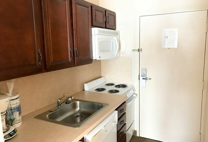 标准工作室, Carriage House Country Club