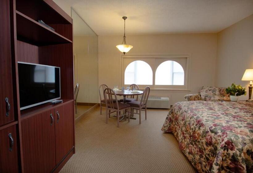 标准工作室, Carriage House Country Club