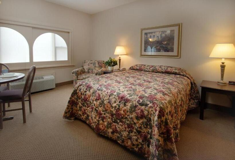 标准工作室, Carriage House Country Club