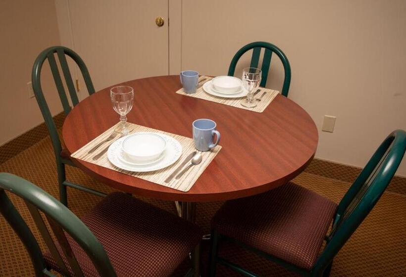 标准工作室, Carriage House Country Club