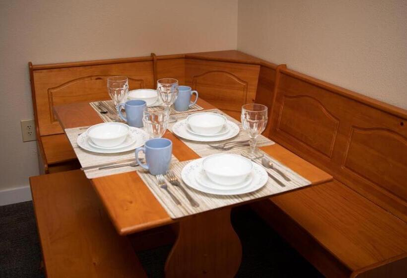 Mini Suite, Carriage House Country Club