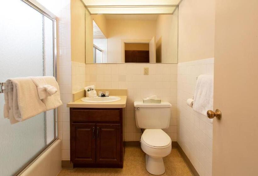 标准工作室, Carriage House Country Club