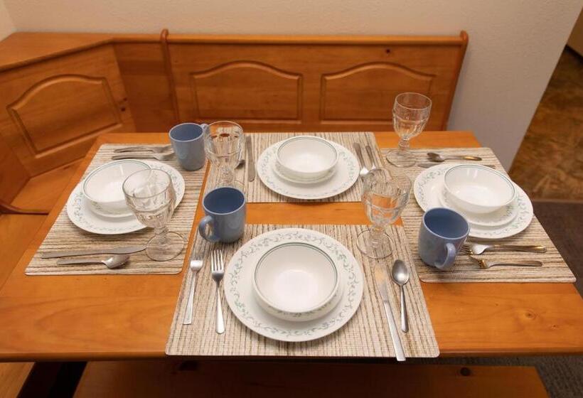 Mini Suite, Carriage House Country Club