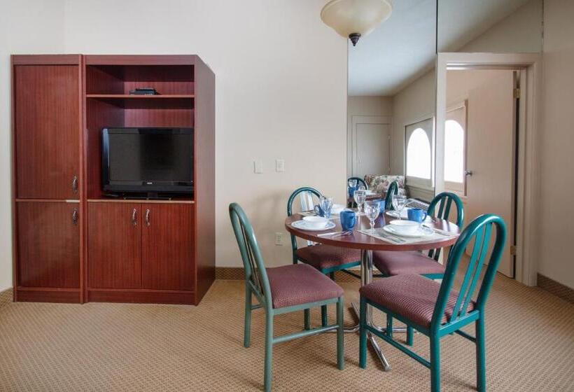 Mini Suite, Carriage House Country Club