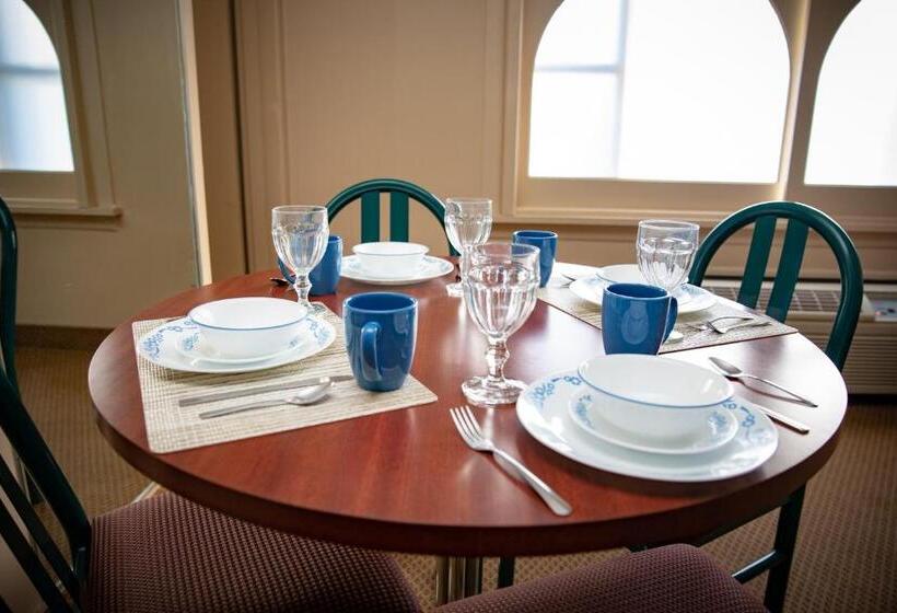 Mini Suite, Carriage House Country Club