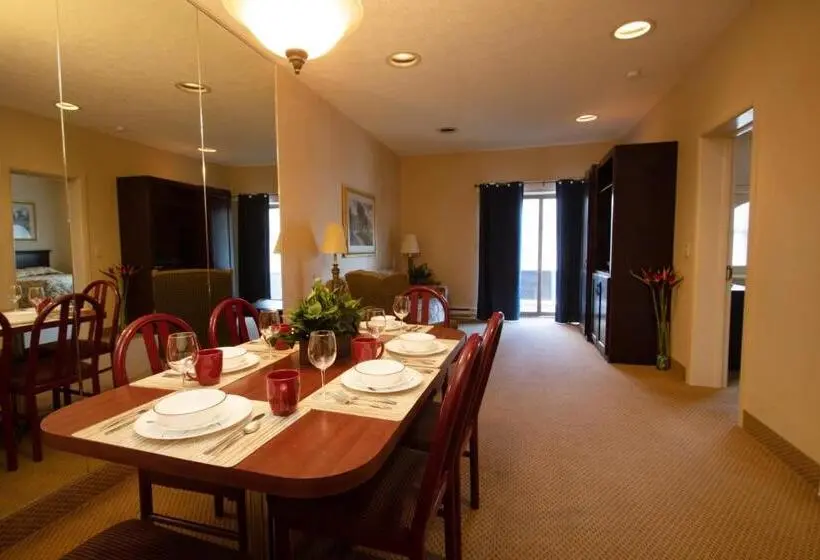 ロイヤルスイート, Carriage House Country Club
