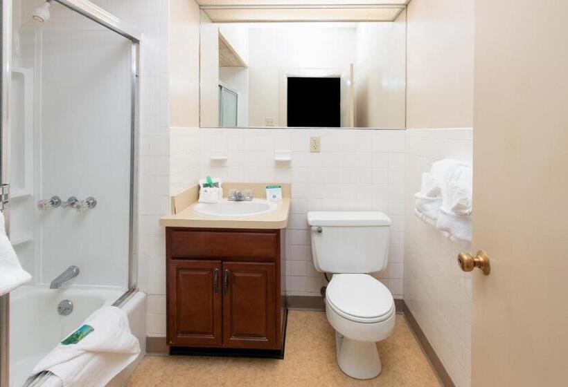 Mini Suite, Carriage House Country Club