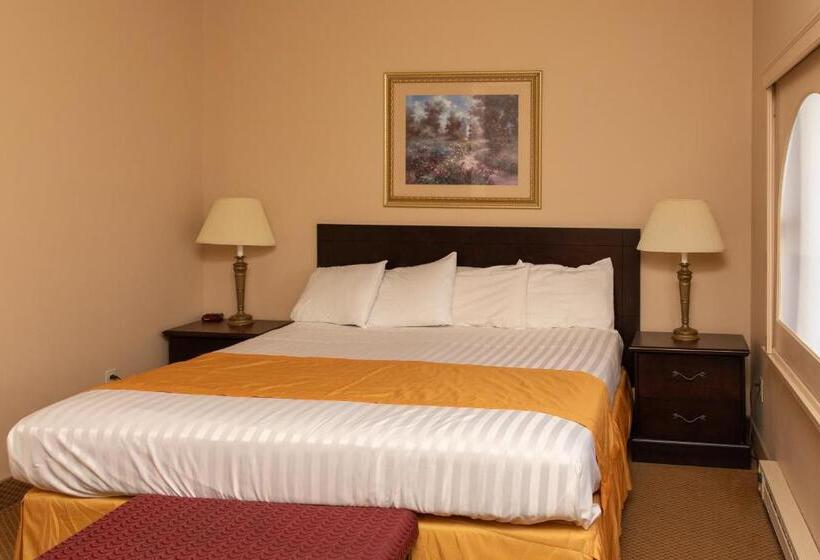 Mini Suite, Carriage House Country Club