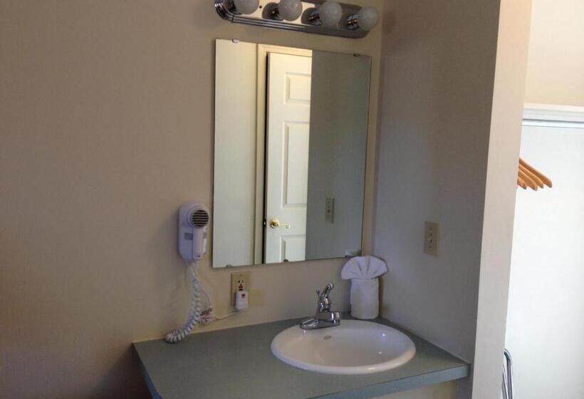 キングサイズベッドのスーペリアルーム, The Falls Motel