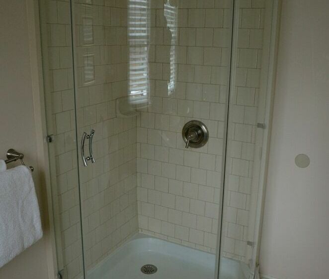 스위트, Victoria Inn