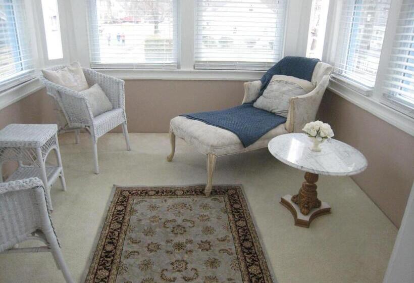 스위트 킹사이즈 침대, Victoria Inn