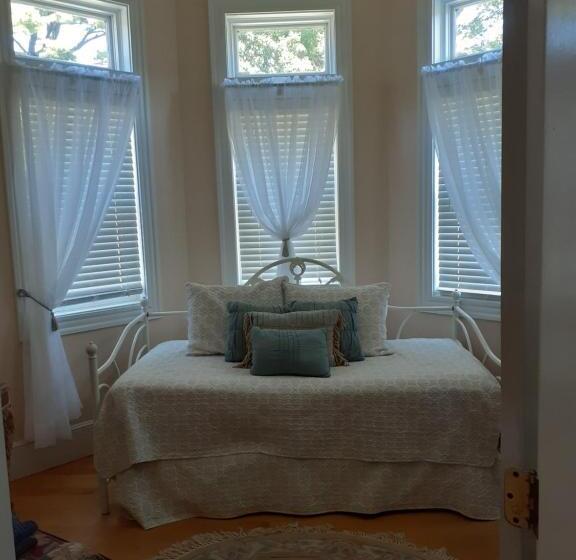 스탠다드 룸 킹사이즈 침대, Victoria Inn