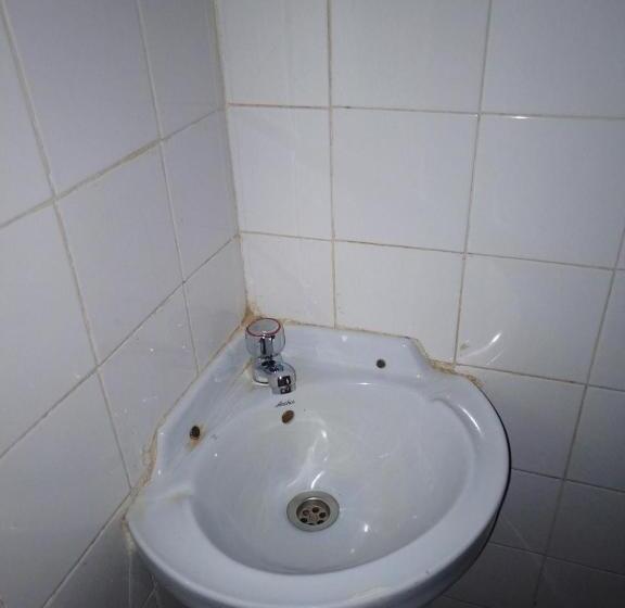 اتاق استاندارد, Albert Grand Palace   Masindi