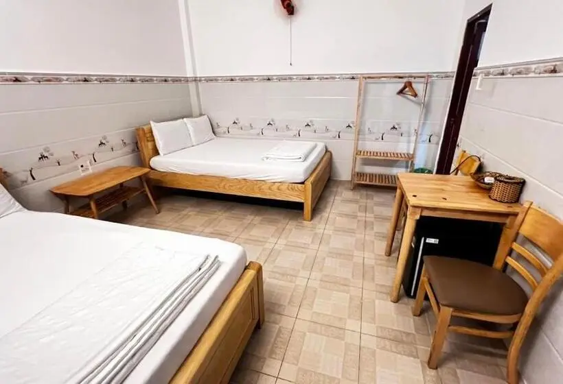 اتاق استاندارد چهار تخته, Mũi Né Motel