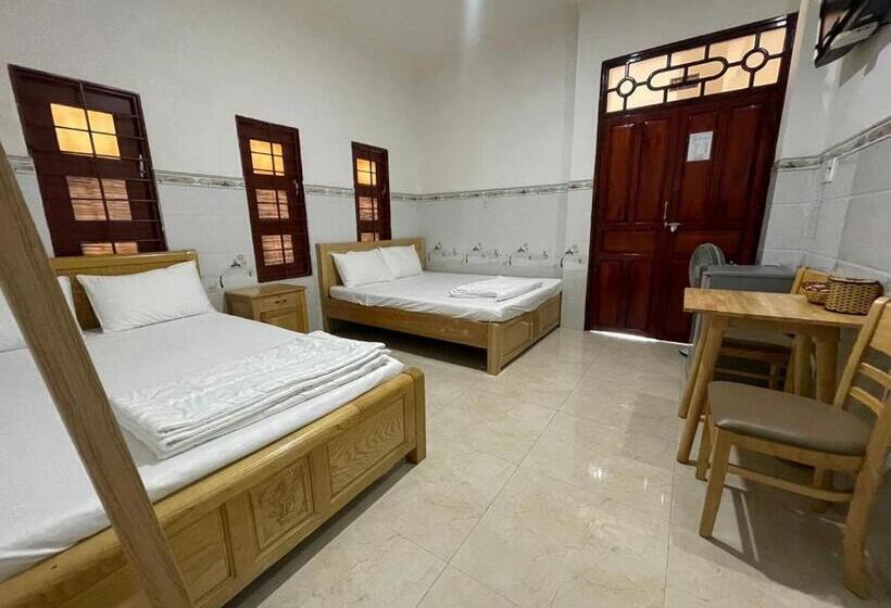 اتاق استاندارد چهار تخته, Mũi Né Motel