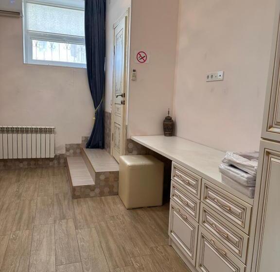 اتاق کلاسیک چهارنفره, хостел Dombyra