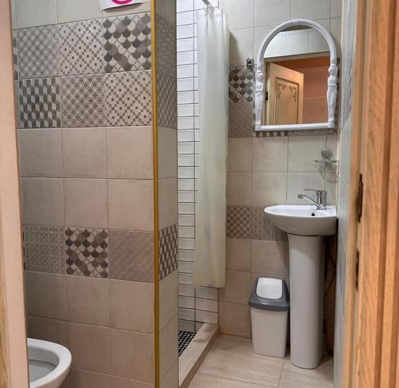 اتاق کلاسیک چهارنفره, хостел Dombyra