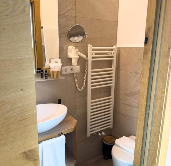 חדר סטנדרט לשלושה עם מרפסת, Bar Restaurant Pizzeria Antermont