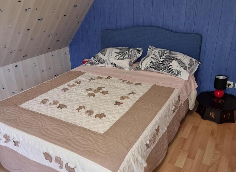 패밀리 룸, Osy Normandy