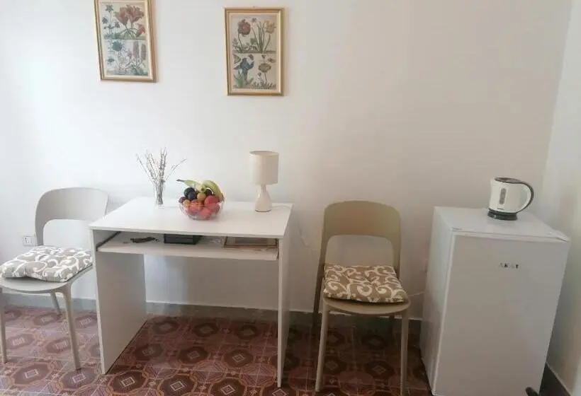 سوئیت جونیور با چشم‌انداز باغ, B&b Villa Machi