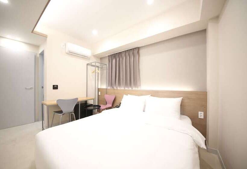 Quarto Deluxe, Calm Rest Hotel Masan