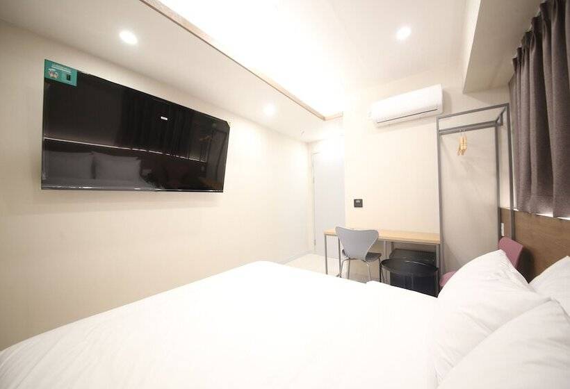 Quarto Deluxe, Calm Rest Hotel Masan